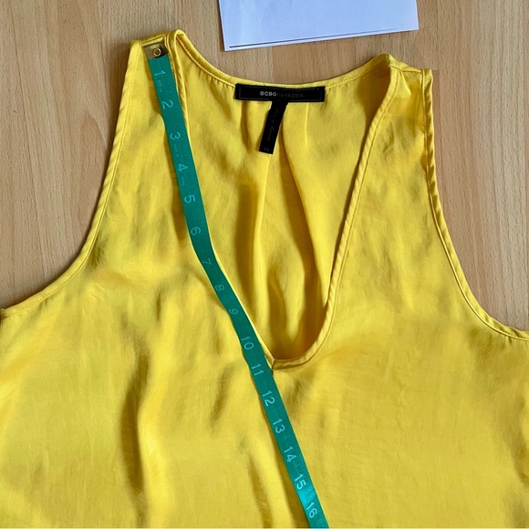 BCBG Max Azria Women's Satin Top Vneck Tunic flowy bright yellow tank top XS - Picture 10 of 10